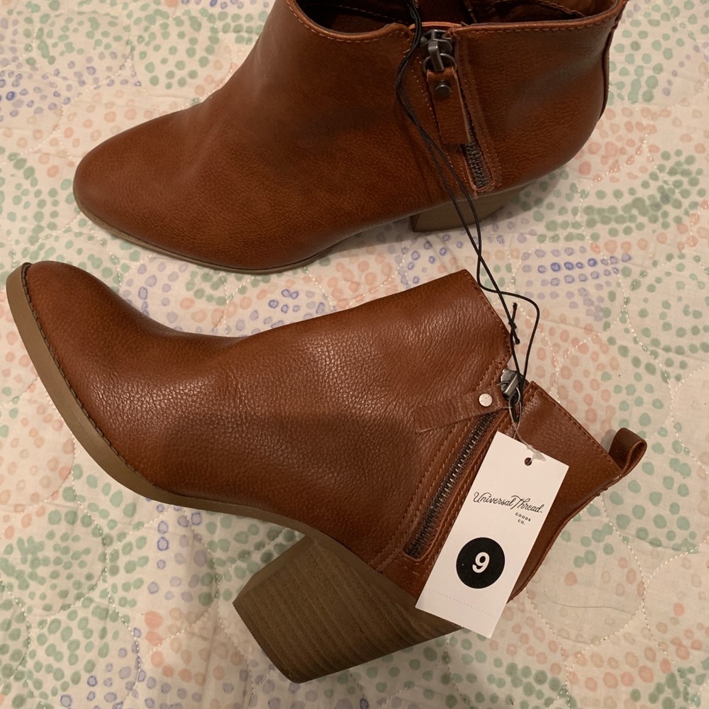 NWT Brown Block Heel Boots